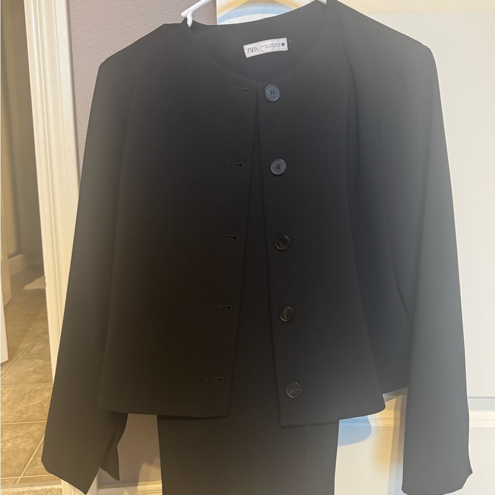 Zara Elegant Black Women's Suit Jacket and trousers